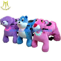 الصين Hansel plush walking battery operated animal ride on motorized animals المزود