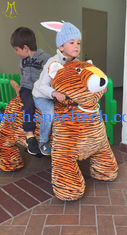 الصين Hansel Hot selling battery operated electric stuffed animals children ride for birthday parties المزود