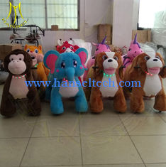 الصين Hansel amusement walking plush animal horse electric plush animals المزود