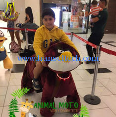 الصين Hansel amusement park walking coin operated motorized plush animals المزود