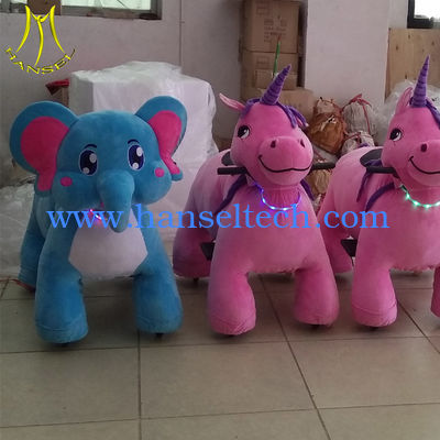 الصين Hansel  wholesales animal coin operated rides large plush zebra ride toy on wheels المزود