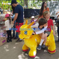 الصين Hansel Walking Robot Ride Motorized Plush Riding Animal Electric Animal Scooter Rides المزود