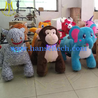 Hansel amusement children ride on plush battery operated walking animals المزود