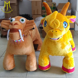 Hansel walking stuffed electric battery powered plush toy ride on animals المزود