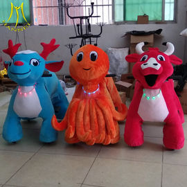 Hansel amusement games walking stuffed coin operated mountable animal المزود
