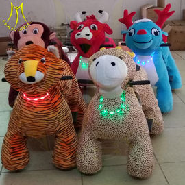 Hansel walking battery powered funny kids ride on plush animals المزود