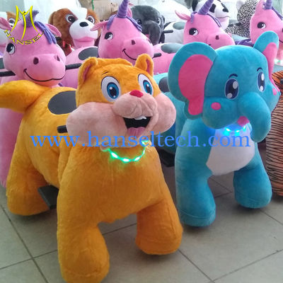 Hansel non coin amusement Electric stuffed motorized animals with necklace المزود